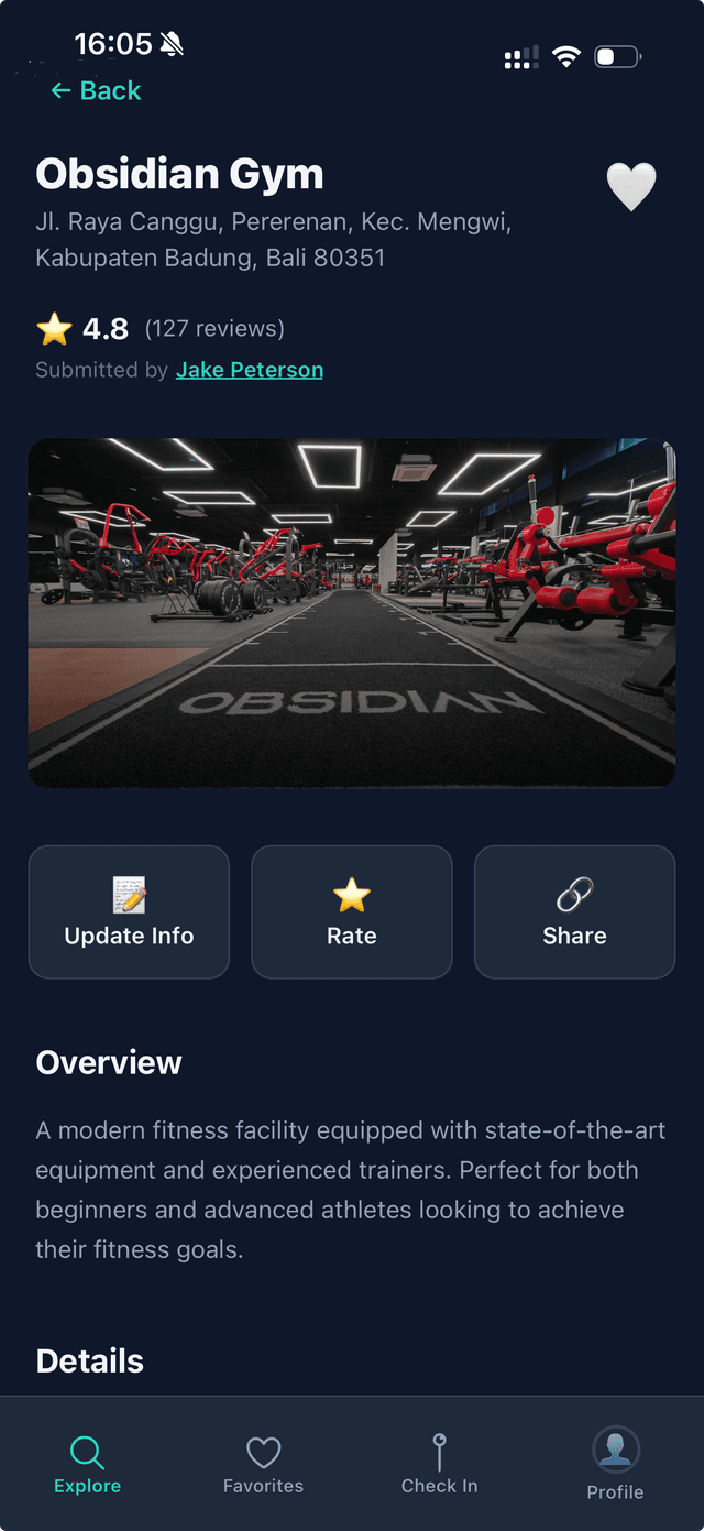 Página de academia no app GymMaps mostrando uma academia em Bali com sua nota, galeria de fotos e os botões Atualizar Informações, Avaliar e Compartilhar